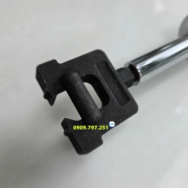 Cảo giật tháo van tuần hoàn khí xả EGR trên xe Hyundai Kia