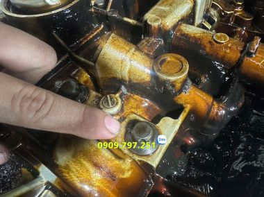 Đầu khẩu 8TS tháo trục cân bằng xe Nissan