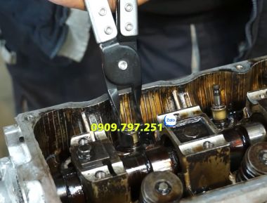 Bộ dụng cụ tháo lắp ống lót xupap