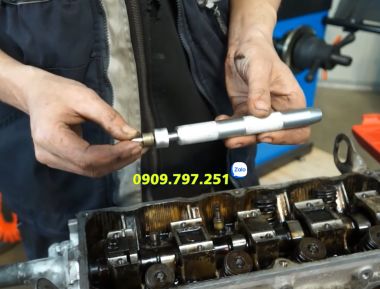 Bộ dụng cụ tháo lắp ống lót xupap