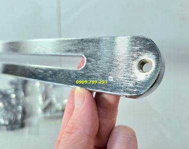 Thanh nạy sửa chữa vết móp trên xe ô tô