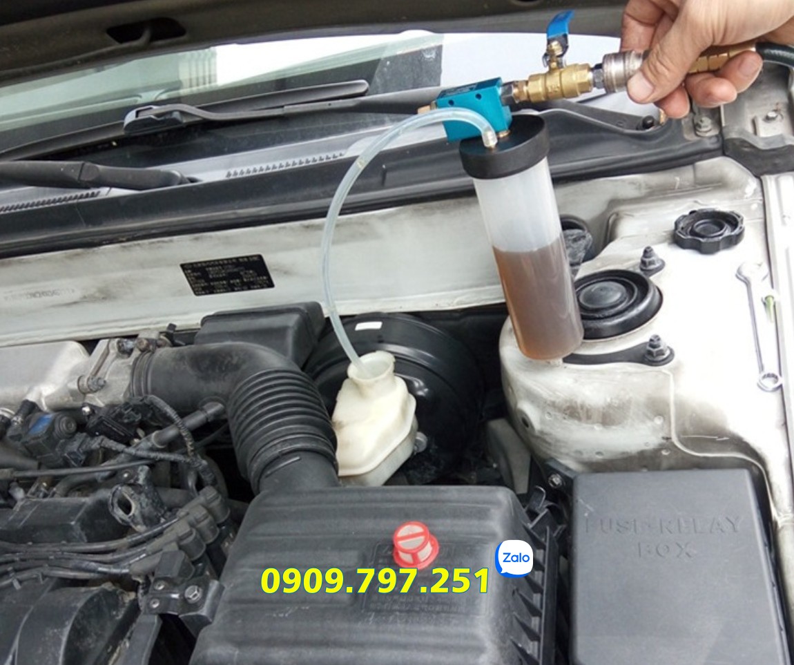 Bình hút dầu phanh ô tô xe máy dung tích 300ml