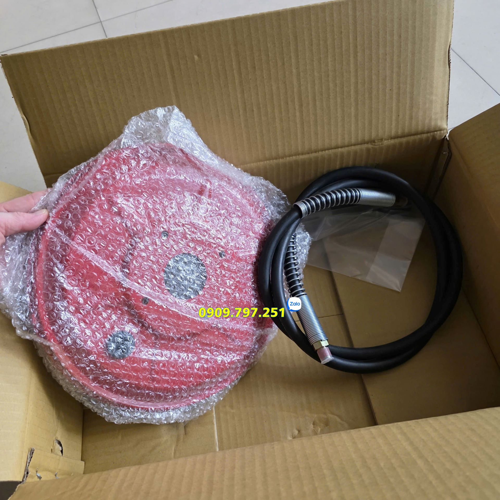 Thiết bị bơm mỡ bò bằng tay thùng 20kg Jolong H20-GS