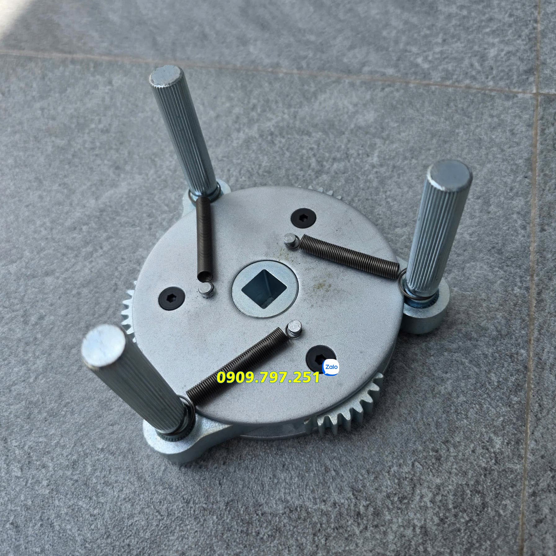Cảo mở lọc nhớt 3 chấu 106-160mm JTC-1453