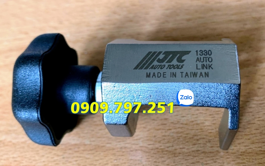 Vam tháo gạt mưa ô tô JTC 1330