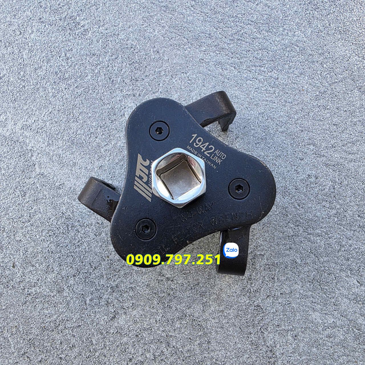 Cảo lọc nhớt 3 chân JTC 1942