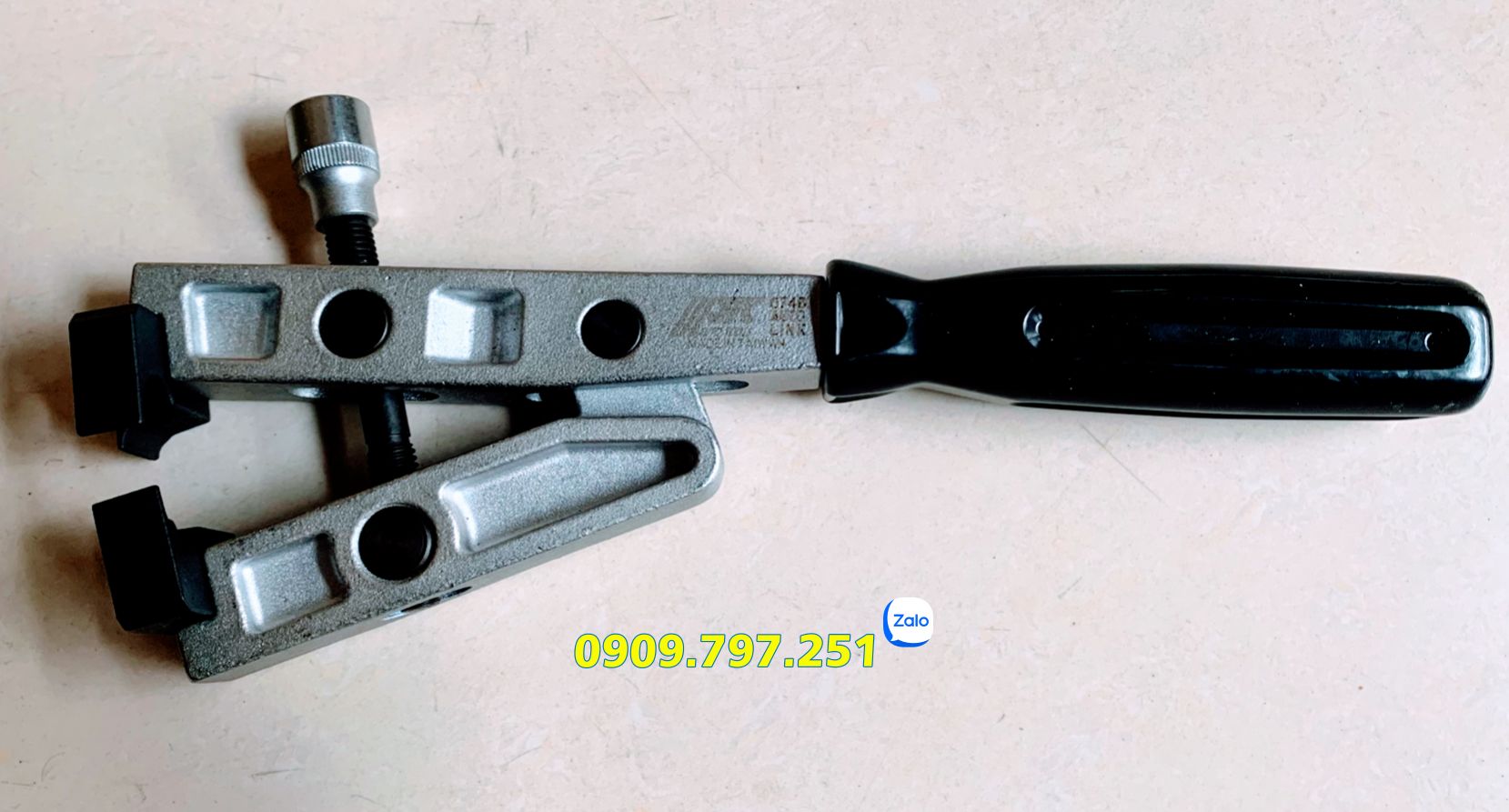 Dụng cụ bóp cổ dê trục láp JTC 6748