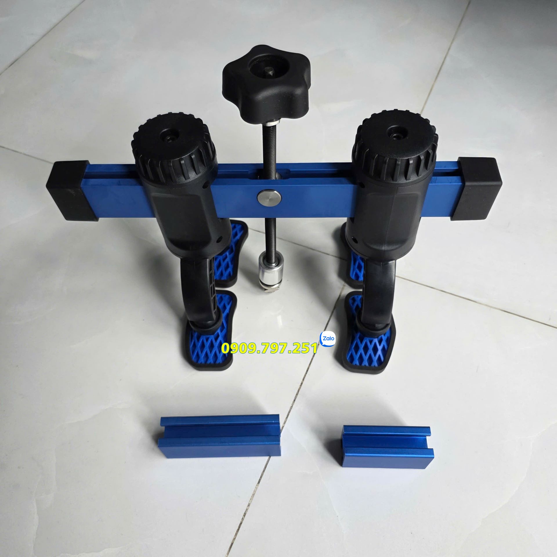 Dụng cụ kéo vết móp trên xe ô tô