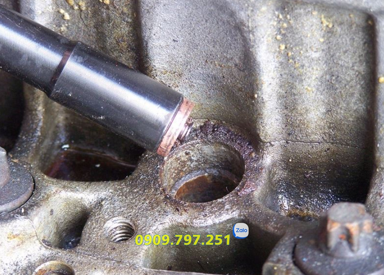 Dụng cụ lấy long đền đồng béc dầu