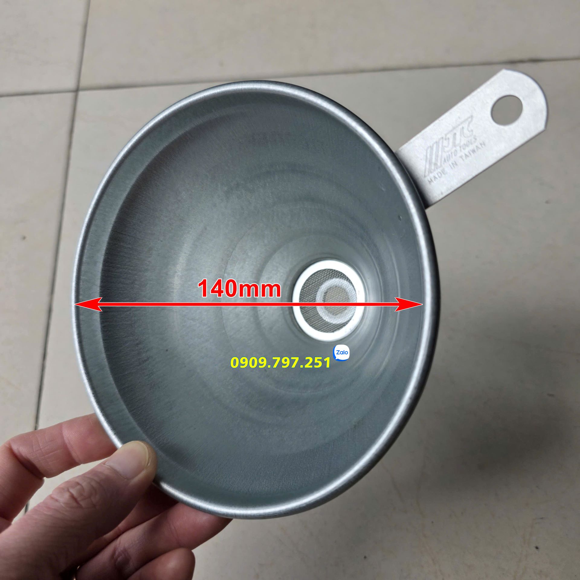 Phễu châm nhớt JTC 3109A