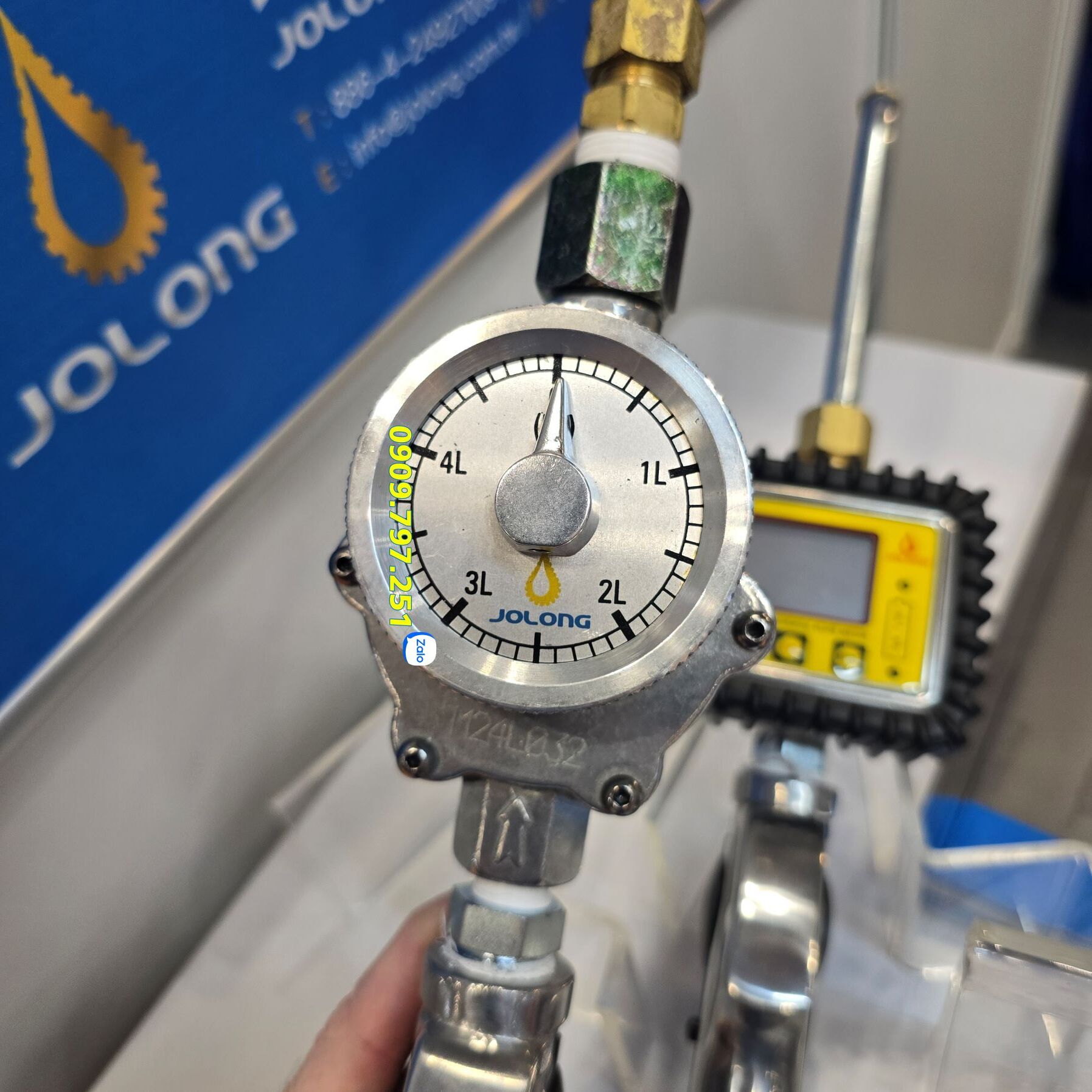 Súng bơm nhớt có đồng hồ đo lưu lượng Jolong G101