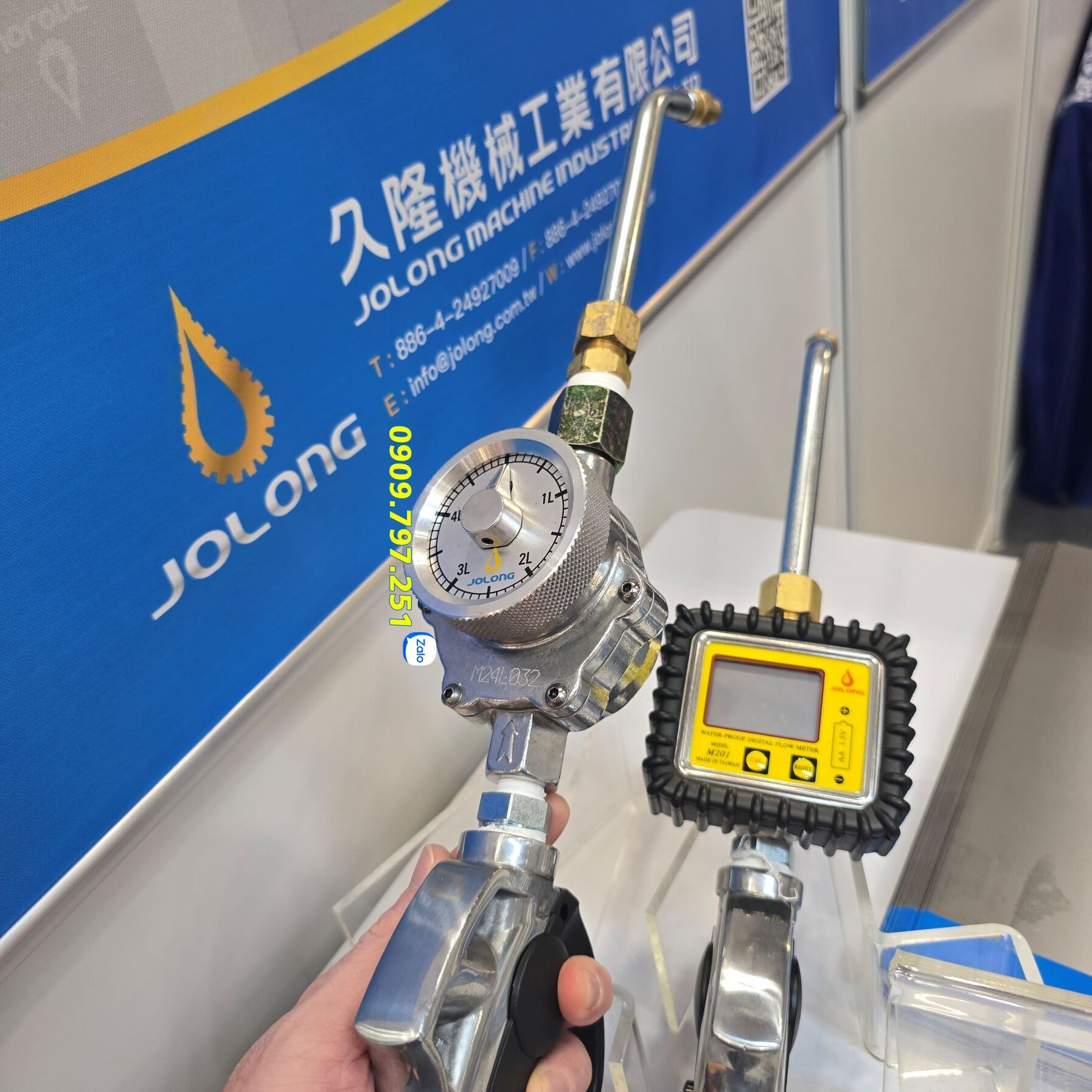 Súng bơm nhớt có đồng hồ đo lưu lượng Jolong G101