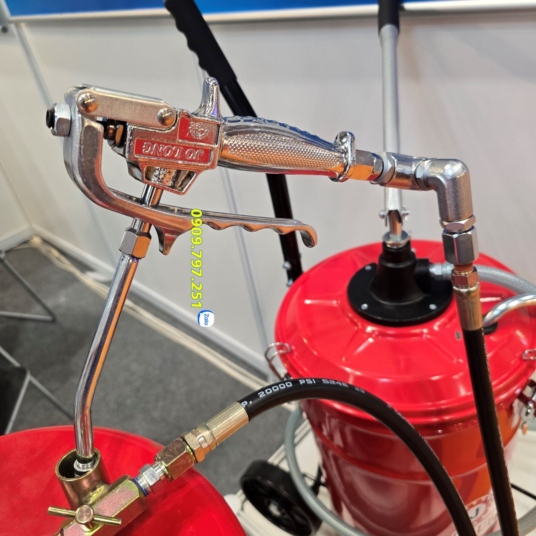 Thiết bị bơm mỡ bò khí nén thùng 20kg Đài Loan Jolong A65-G